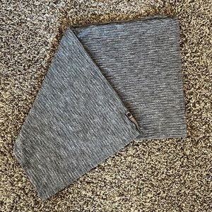 EUC lululemon vinyasa scarf